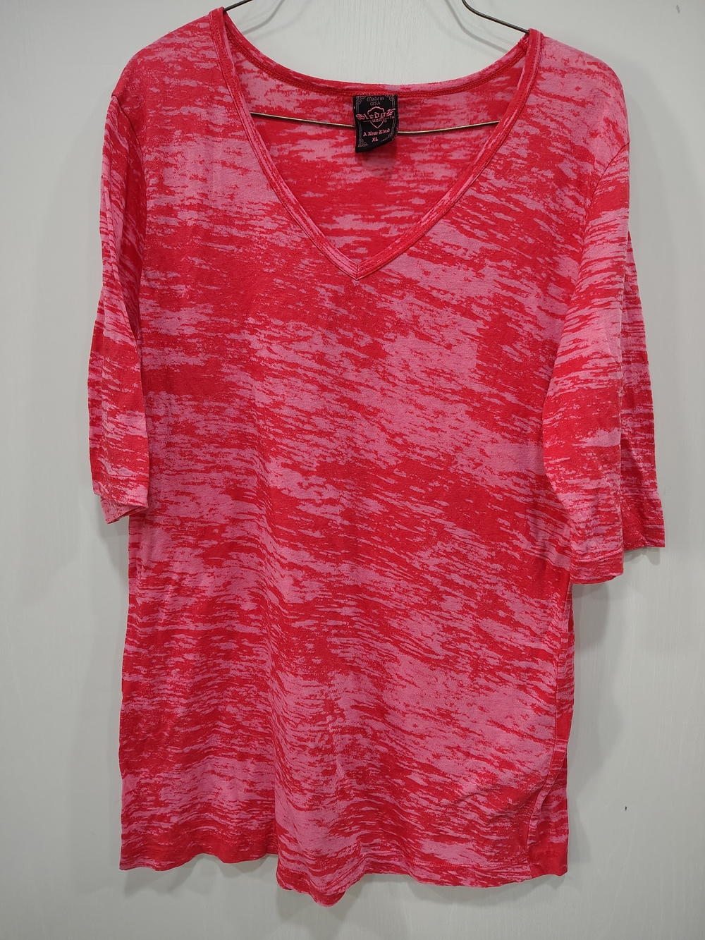 Red-Pink V-Neck Short Sleeve Tee